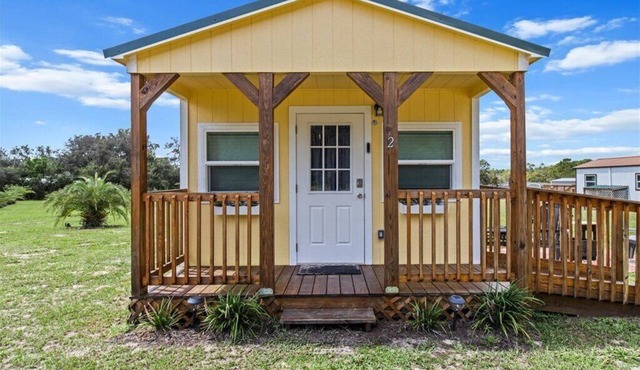 Cabin #2 A Joyful Place 5 Star Adult Resort minutes from scalloping & fishing