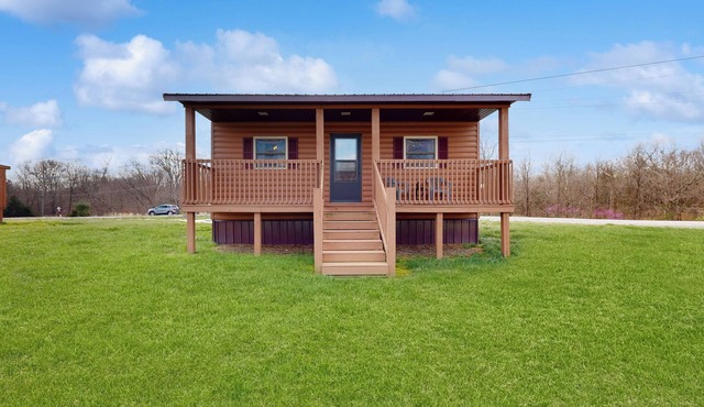 Cabin 2: Lakeside in Murphysboro