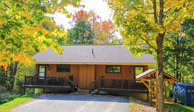 Cabin Fevers 1 U.P. Getaway near Lake Superior & Waterfalls,sauna,AC,Powderhorn