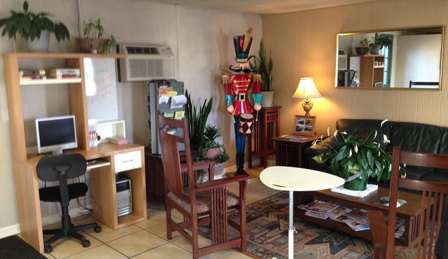 Cadet Motor Inn