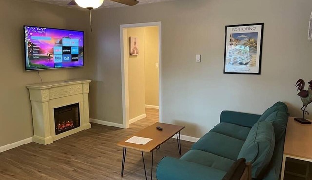 Carter #6, Two Bedroom Apartment near Xavier
