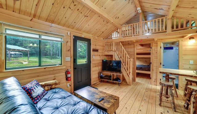 Catskills Tiny Home Cabin: Surrounded by Nature!