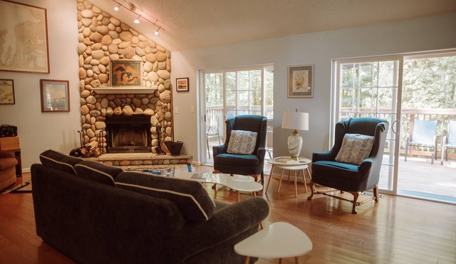 Cedar Point Cottage- Perfect Lake Michigan Retreat