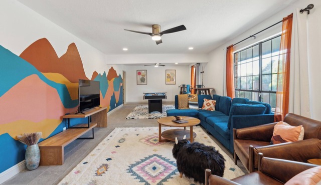 Central BBQ Haven: 4bd - Games - Outdoor Movie