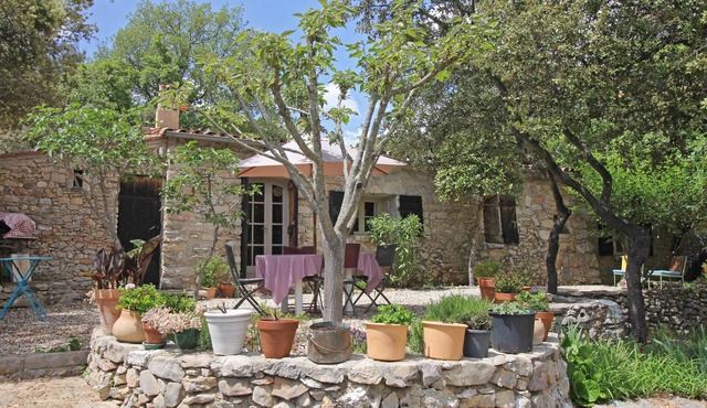 Characteristic bergerie with swimming pool in Cotignac