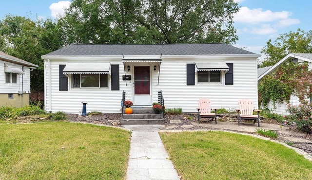 Charming 1BR Near Historic Downtown Edwardsville & SIUE