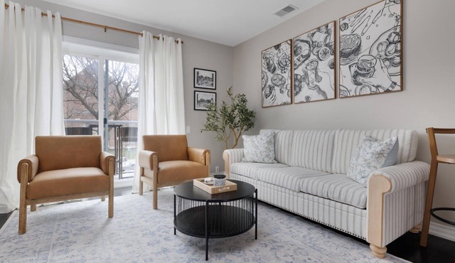 Charming 2-bedroom Apartment in Royal Oak