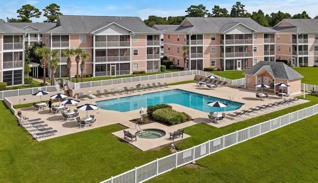 Charming 2BR Condo w/Pools, Hot Tub & Waterway Views Near Myrtle Bch Attractions