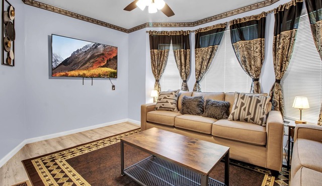 Charming 3-Br House in lovely Buffalo with AC, WiFi & Free Parking
