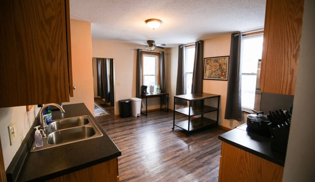 Charming and Historic 5BR Near DT, Irvine Park and Cathedral Hill
