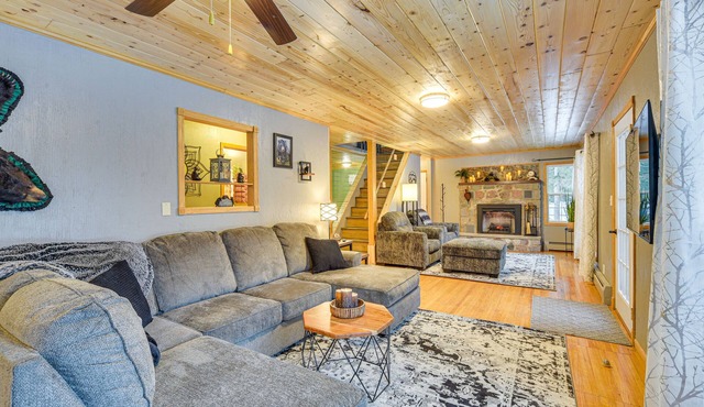Charming Butternut Lake Getaway w/Deck & Dock!