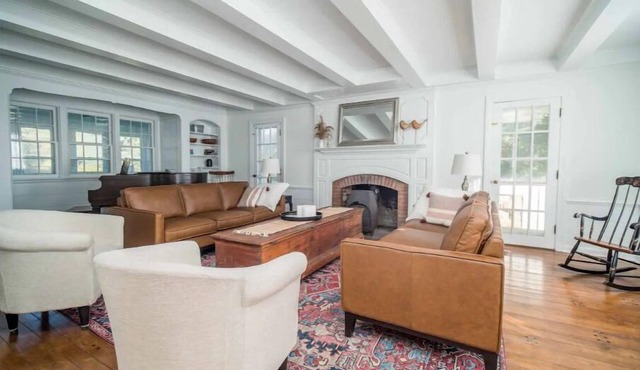 Charming Chautauqua century home w/modern touches