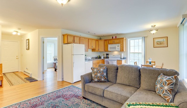 Charming Chester Apartment: Steps to Main Street!
