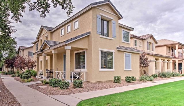Charming Gilbert House w/Porch & Resort Amenities! in Gilbert