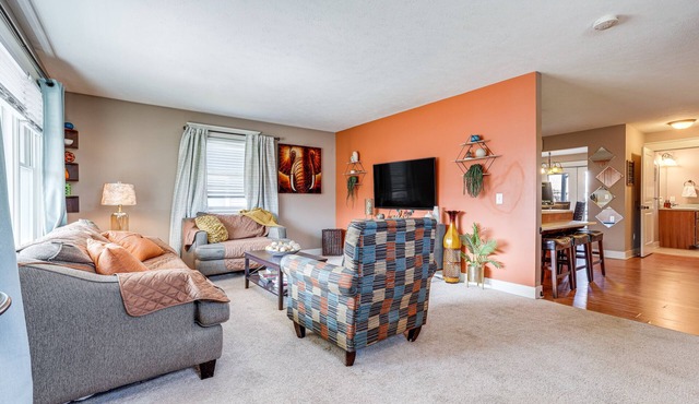 Charming Kalamazoo Home w/Yard: 1 Mi to Downtown!