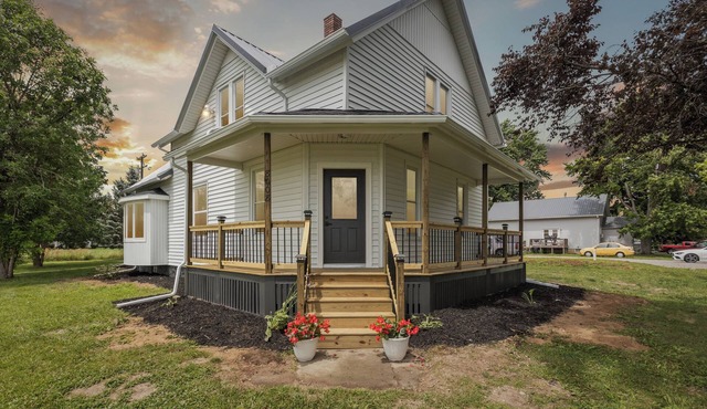 Charming Modern Farmhouse just 10 minutes away from Frankenmuth!