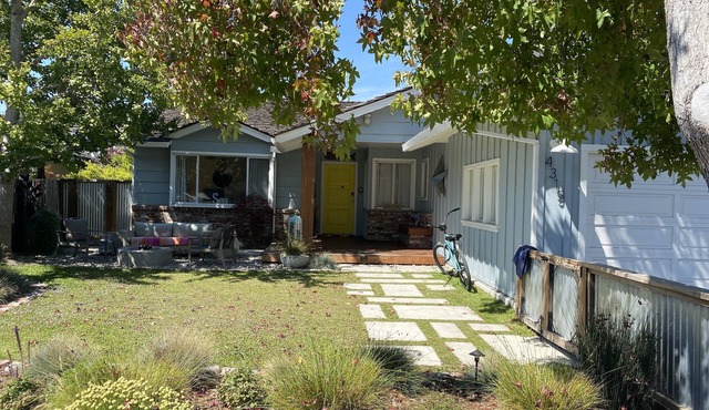 Charming Opal Cliff Drive beach house between Capitola Village & Pleasure Point!