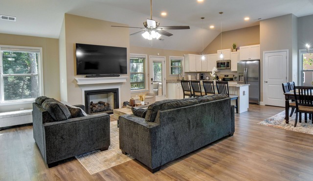 Charming Pendleton Retreat ~ 5 Mi to Clemson!