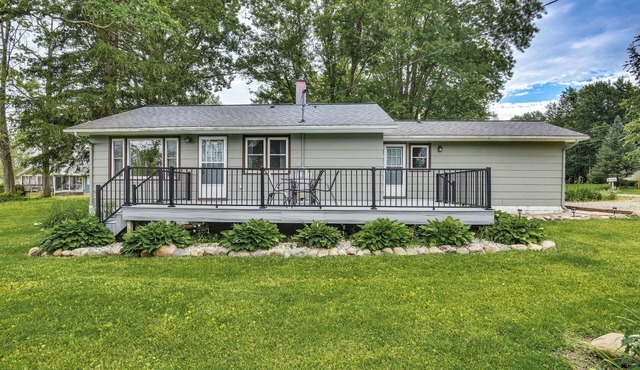 Charming Reading Home w/Lake Views & Private Dock