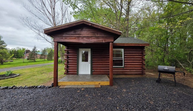 Charming Rustic Cabin #5 near canal