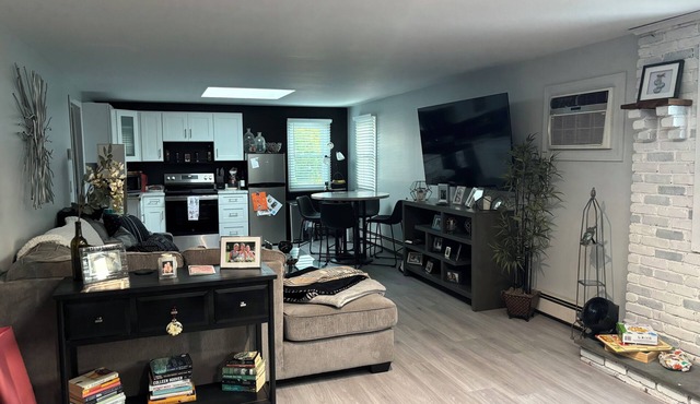 Charming, spacious apartment in the heart of Farmingdale’s Culinary Quarters!