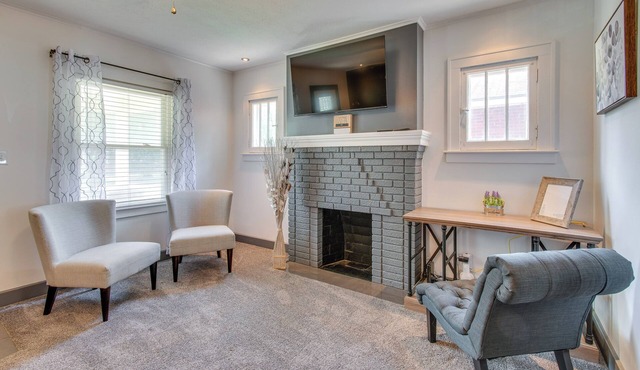 Charming Springfield Home: 2 Mi to Downtown