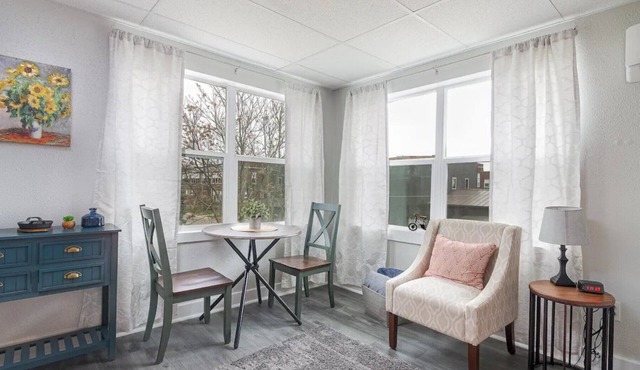 Charming Super Saver Studio Apartment MISTNO401-4
