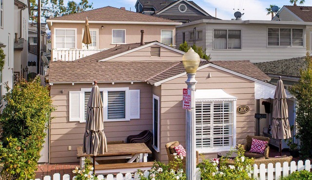 Charming two bedroom, one bath upper unit