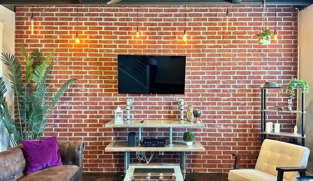 Charming updated LOFT style townhouse! in Midvale