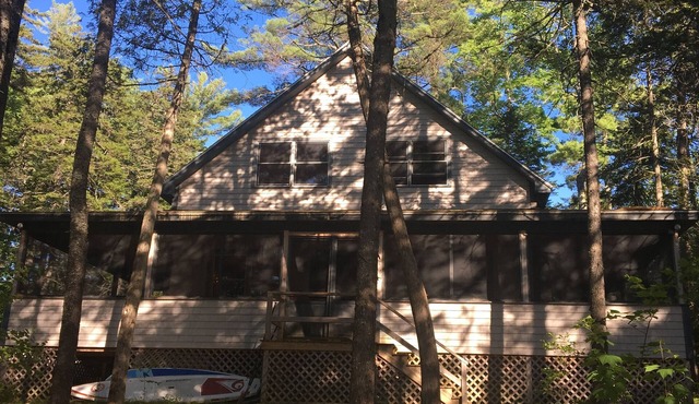 Charming waterfront cottage on Schoodic lake. in Lakeview