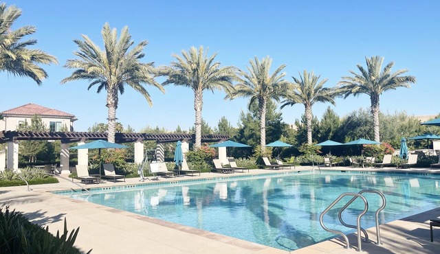 Cheerful 3b3b with swimming pool&BBQ