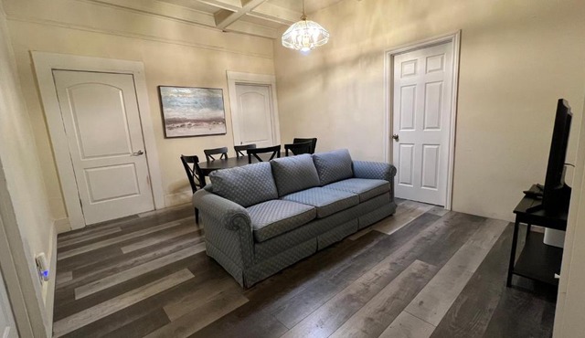 Cheerful 4b/2b Residential home in Berkeley