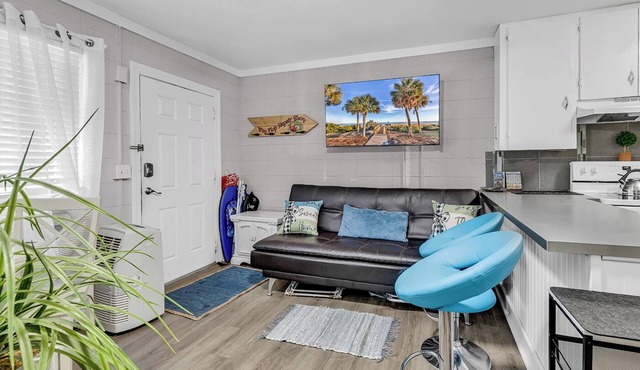 Cherry Grove Escape l 1BR CB101 l Steps from Ocean