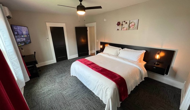 Cherry Jacuzzi Suite 🚭 @ Homestay On Main