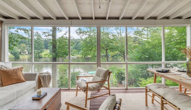 Chic & Modern Studio Lakefront House with Loft and private dock on Cedar Lake in Sturbridge