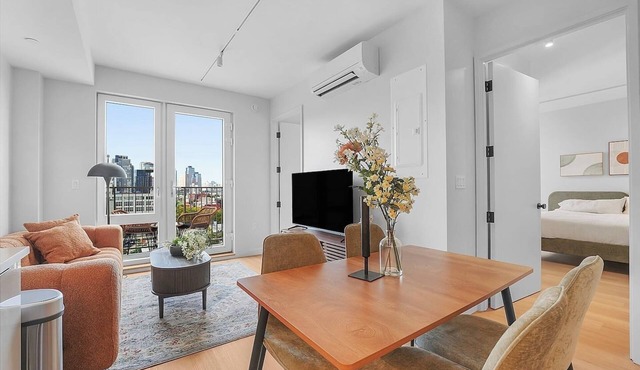 Chic Top-FL Escape 2BD/1.5BA Private Rooftop Haven