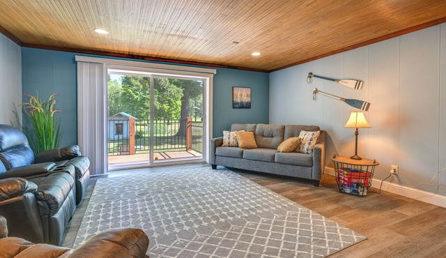 Chippewa Falls Retreat on Lake Wissota w/2 Decks!