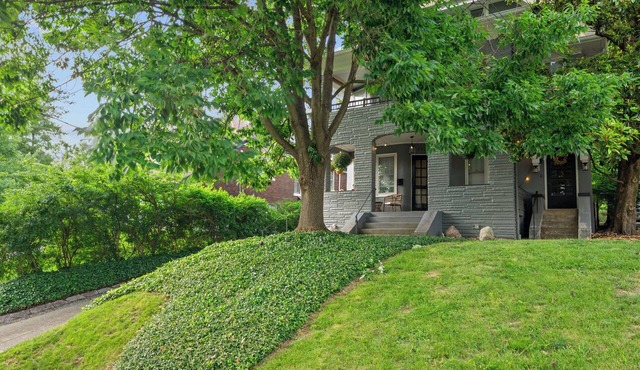 Cincinnati Apartment: 1 Mi to Hyde Park Square!
