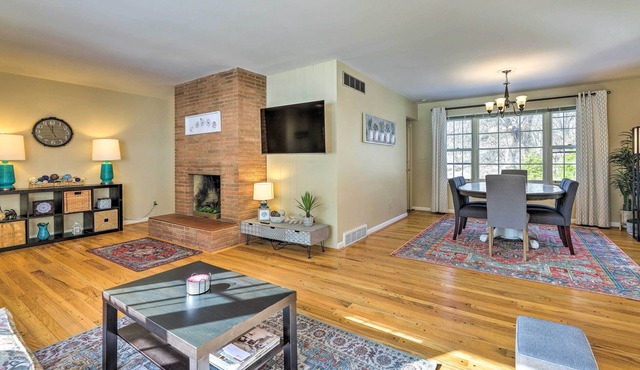 Cincinnati Vacation Rental: 5 Mi to Downtown!