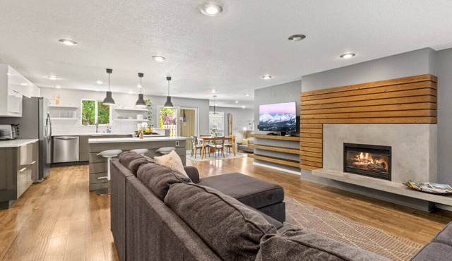 Clean Bend home with private hot tub, yard, and dedicated office