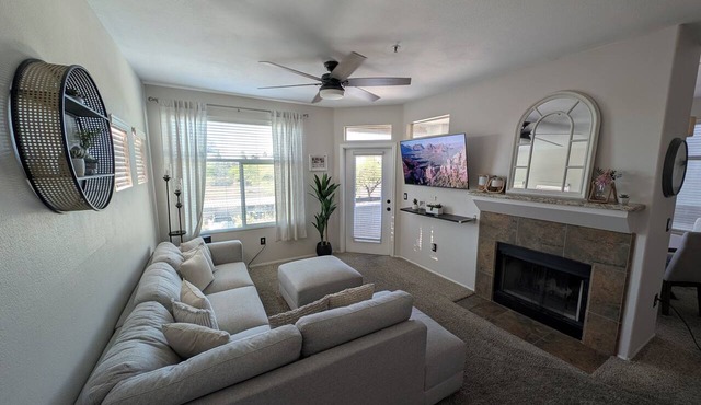 Clean & Bright 2BR/2BA Scottsdale Vacation Rental - Your Perfect Getaway!