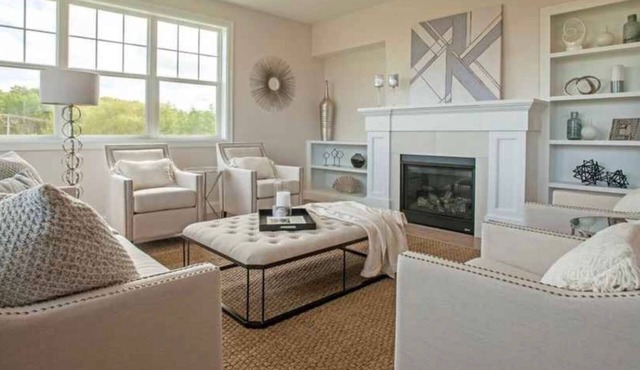 Clean, Spacious 5BR 3.5 bath home conveniently located in charming Traverse City