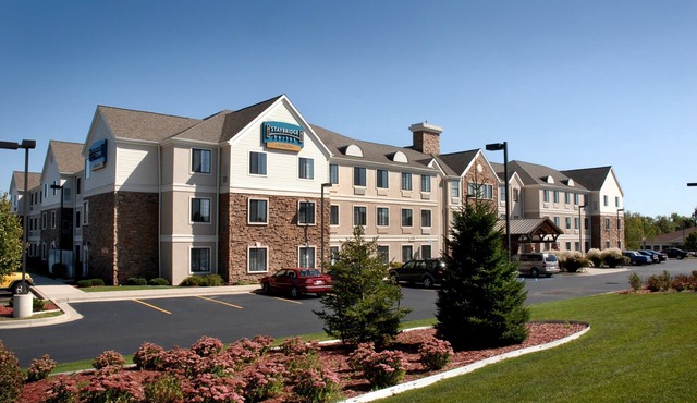 Close to the Airport! | Seasonal Outdoor Pool + Hot Tub + Free Breakfast