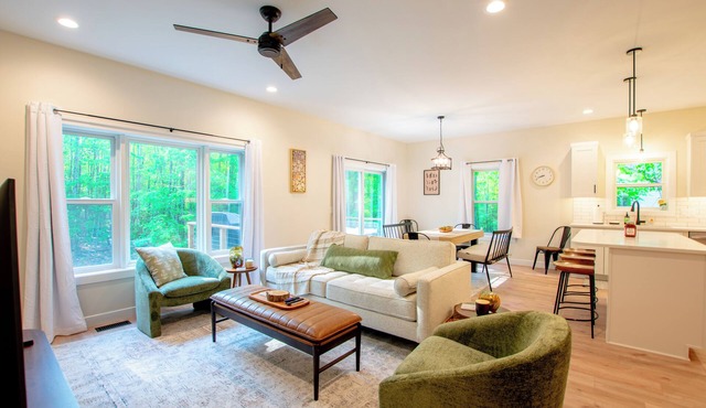 Close to Traverse & Crystal MTN, Winter Retreat!