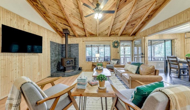 Cloudcroft Mountain Retreat ~ 5 Mi to Skiing! in Cloudcroft