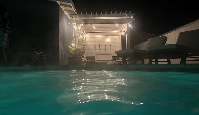 Coastal Chill: Heated Pool, Spa, and Chef's Kitchen!
