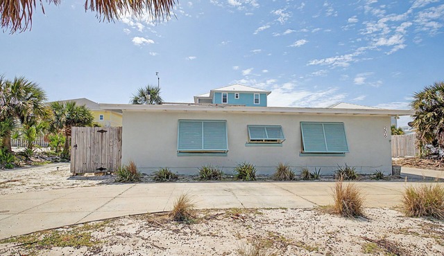 Coastal Cottage Getaway | Pet Friendly | Just Steps the Gulf!