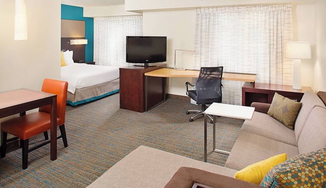 Comfort & Value! 3 Studio Queen Rooms w/Kitchen, Pets Are Welcome