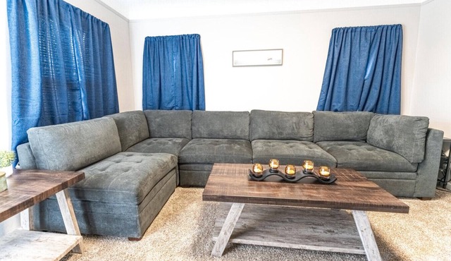 Comfortable 3-Bedroom Home in a Great Central Location
