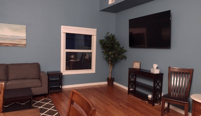 Comfy, spacious 3 bedroom near Rantoul Family Sportsplex.